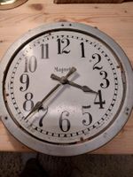 Tochteruhr, Nebenuhr, Fabrikuhr Magneta