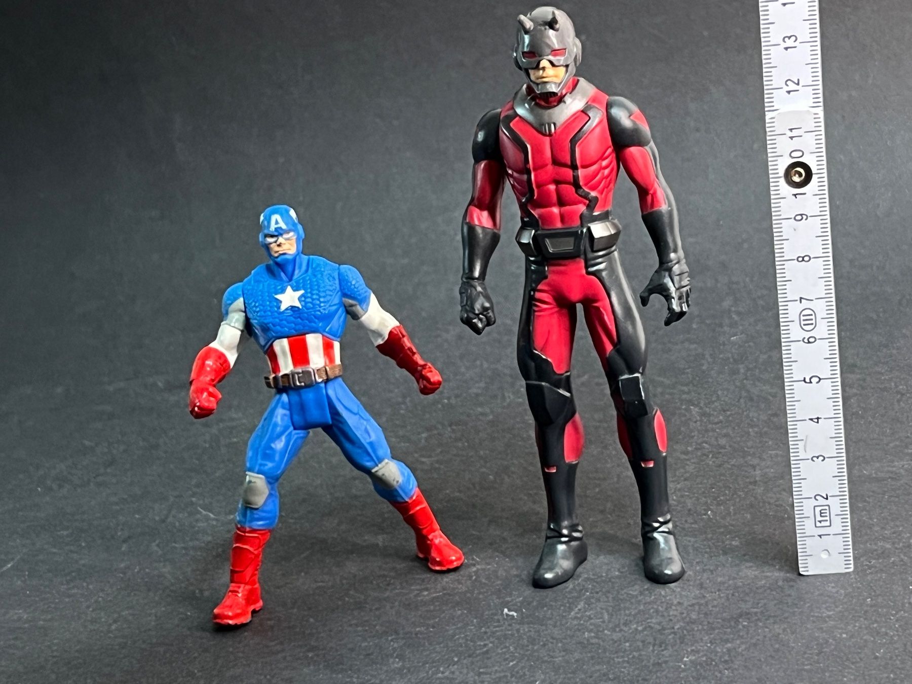 Marvel Statuette: Marvel Avengers Figuren – Usato da Ennetbaden venduto da mapa05 4