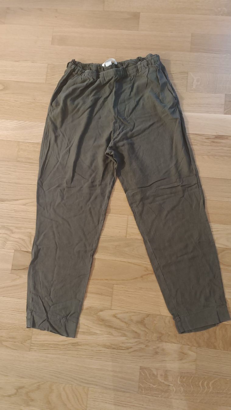 H&M Hosen: Damen Hose Grösse 34 - H&M - dünn – Gebraucht aus Muri AG von Mupuputs
