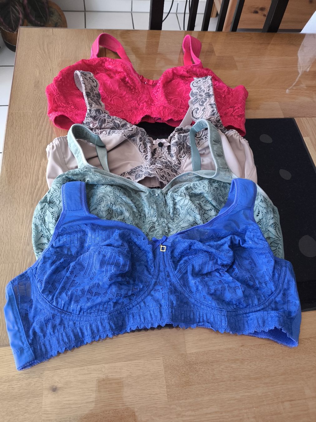 Altra biancheria intima: BH Minimizer Gr.100C – Usato da Burgdorf venduto da Ropajesi