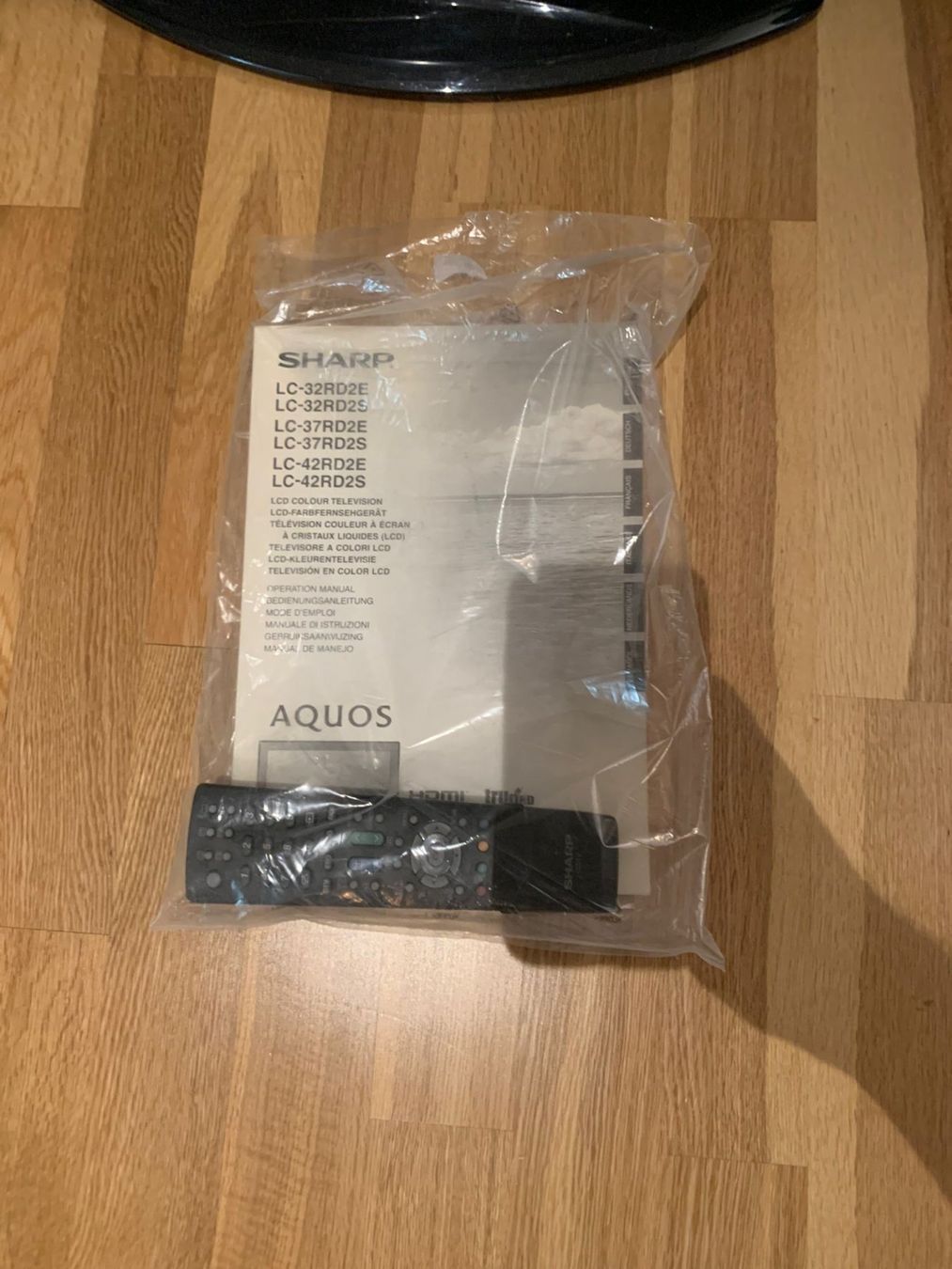 Sharp Fernseher: Sharp Aquos LCD TV, 32 Zoll, Inkl. Fernbed. – Gebraucht aus Magden von ale_d98n 2