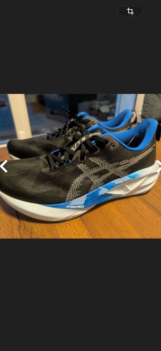 Asics Scarpe da uomo: Novablast 5 – Usato da Meyrin venduto da Sdenis84