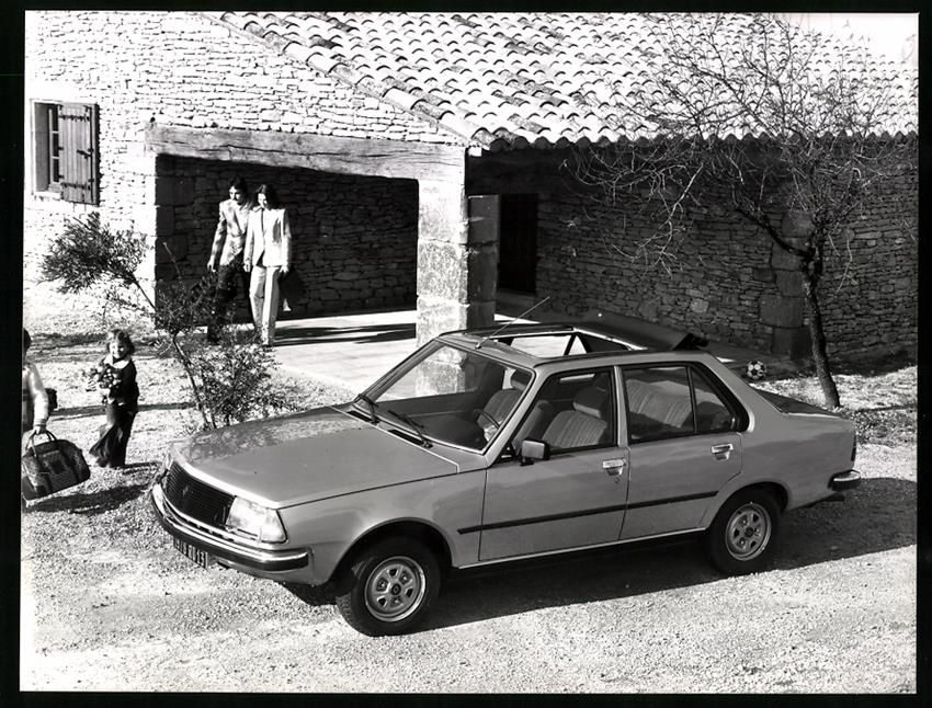 Fotografie & Manifesti: Fotografie Auto Renault 18, Limousine mi – Usato da Berlin venduto da bartko-reher