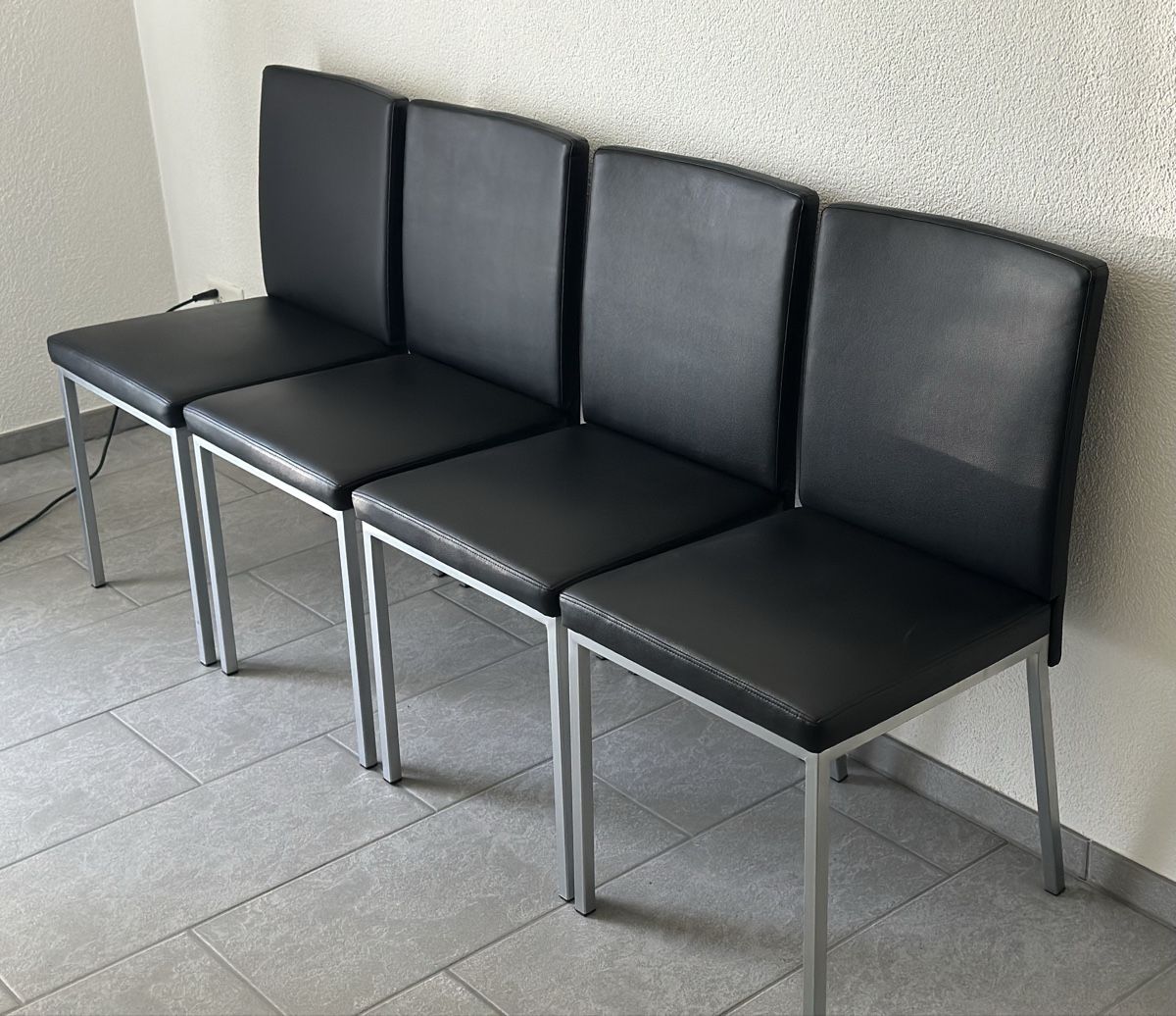 Pfister Stühle: 4 Stk. Lederstühle – Neu (gemäss Beschreibung) aus Zofingen von Submit