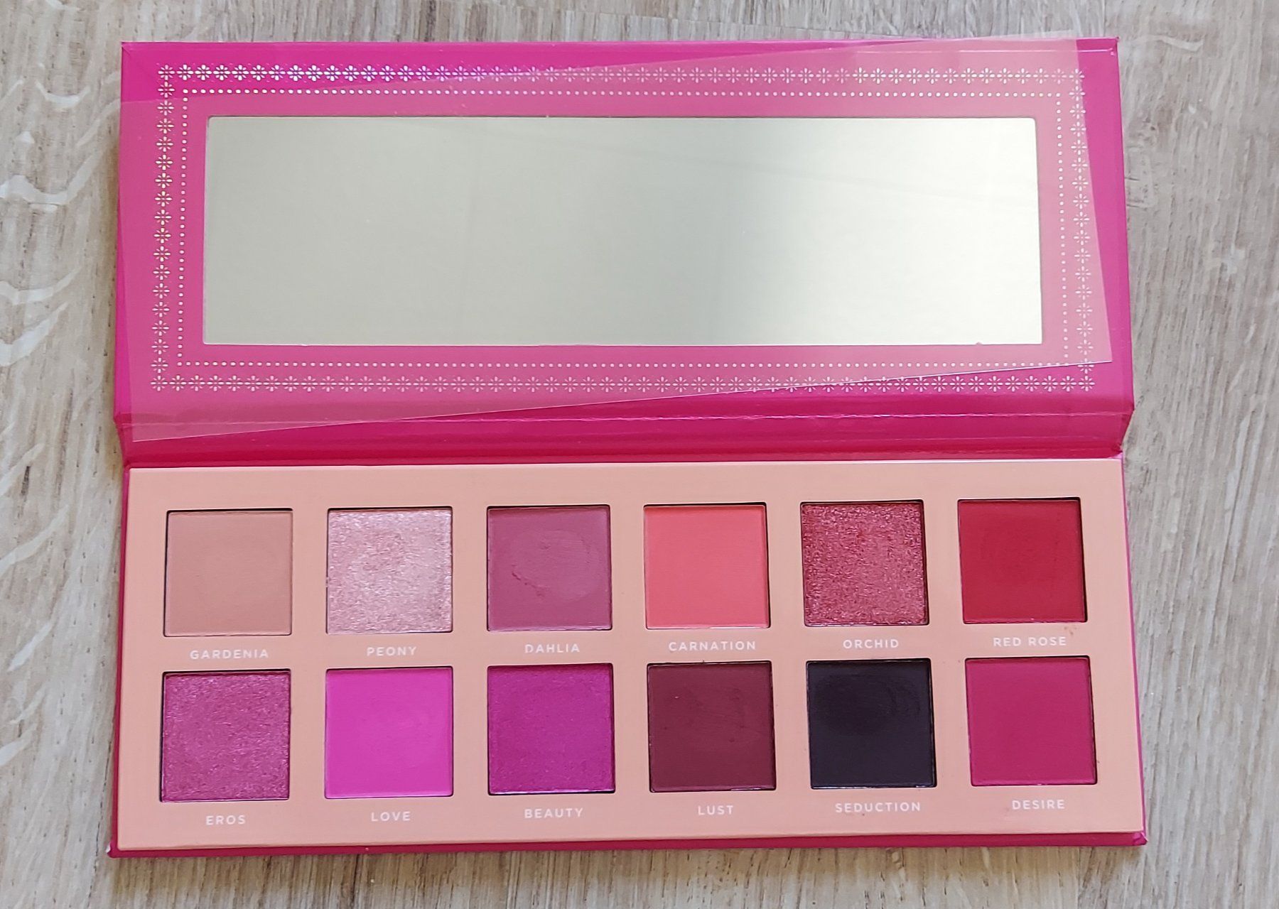 Make-up: Ace Beauté Blossom Passion Lidschattenpalette – Usato da Läufelfingen venduto da Rubine 1
