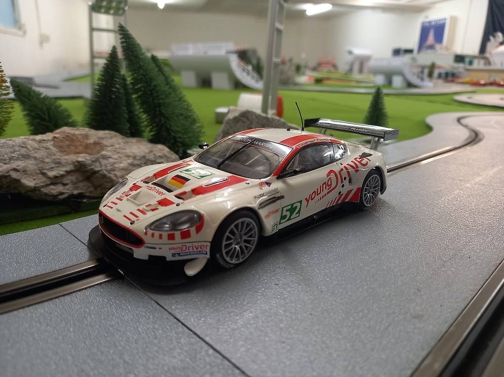 Carrera Piste: Scalextric 132 / Carrera Evolution Aston Martin DBR9 GT1 – Usato da Langenthal venduto da noa_9wcy 1