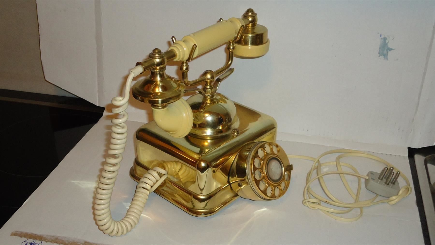 Telefoni: Téléphone ancien, métal, Telefon – Usato da Lausanne venduto da asdyx 2