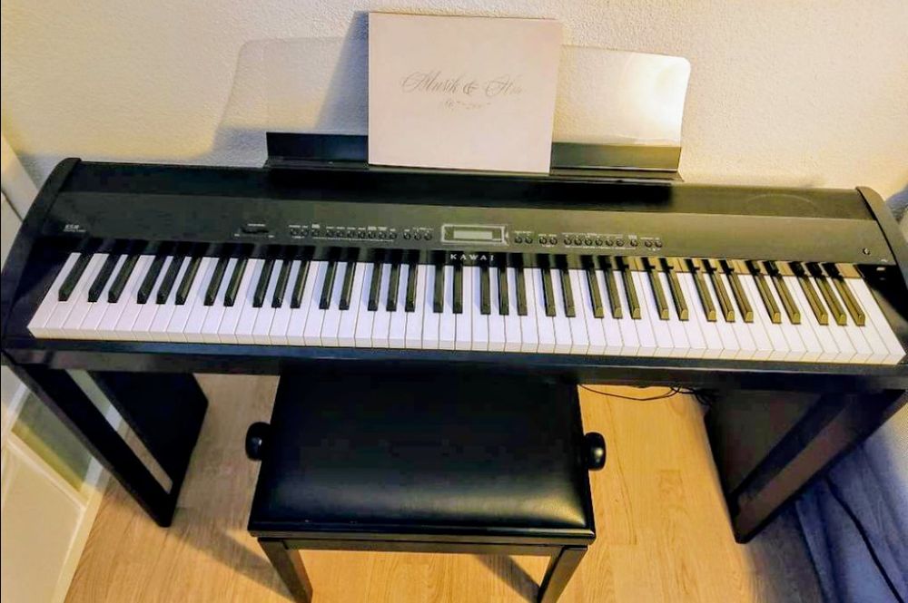 E-Piano sehr guter popular Zustand!