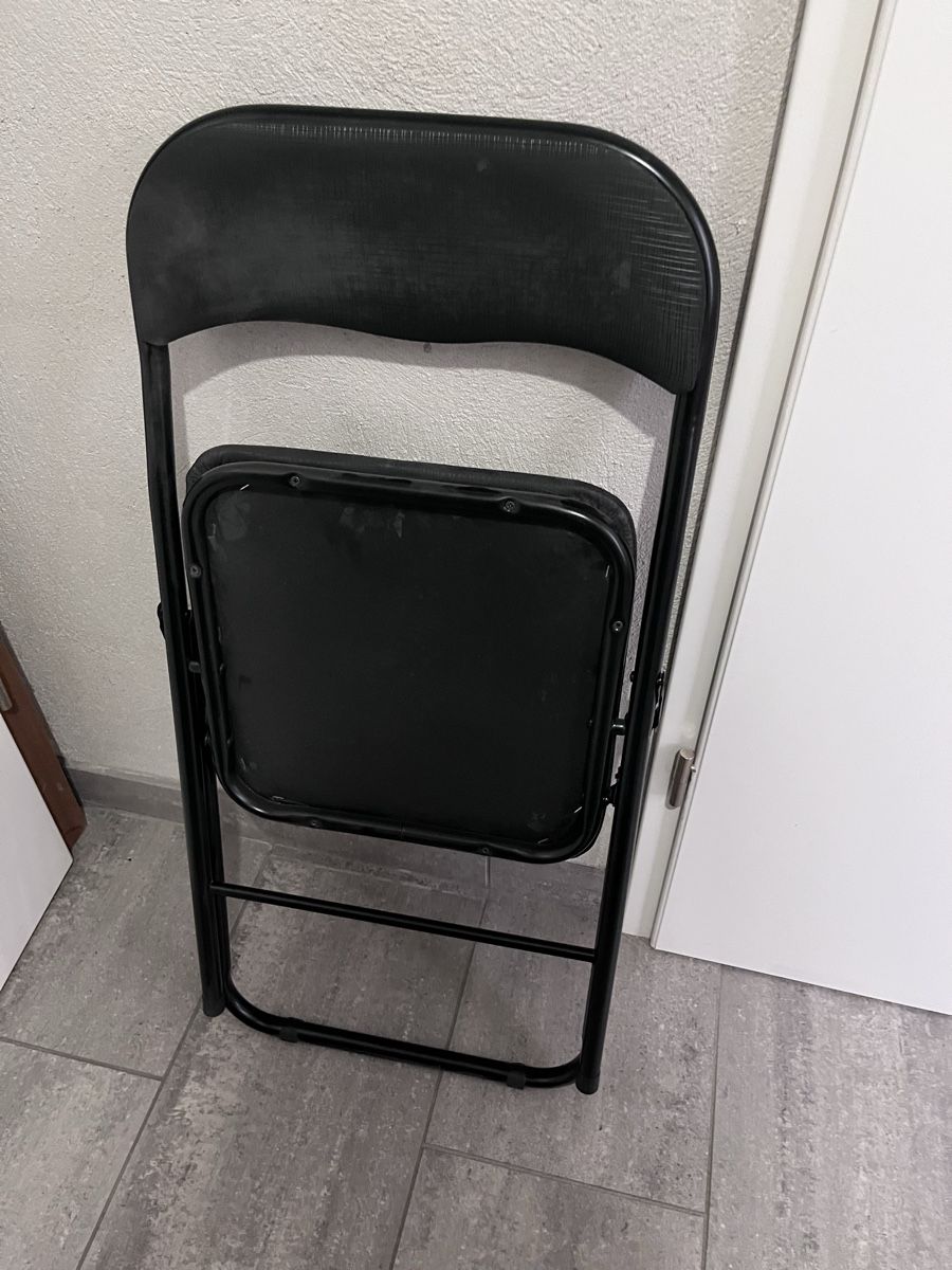 Sedie: Lot de 22 chaises pliantes noires – Usato da Corjolens venduto da san_kyv9 2