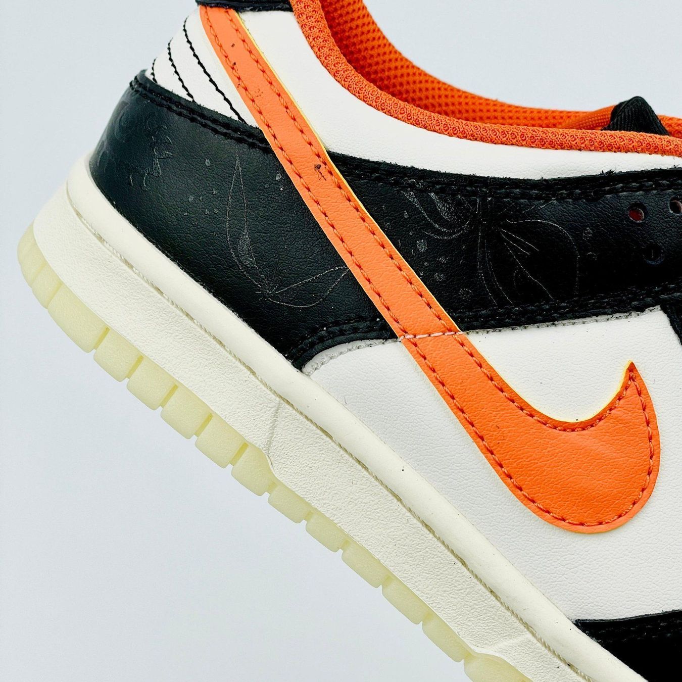 Nike Scarpe da uomo: Nike Dunk Low PRM Halloween EU 39 – Nuovo e nell'imballaggio originale da Erlinsbach venduto da sasneakers 2