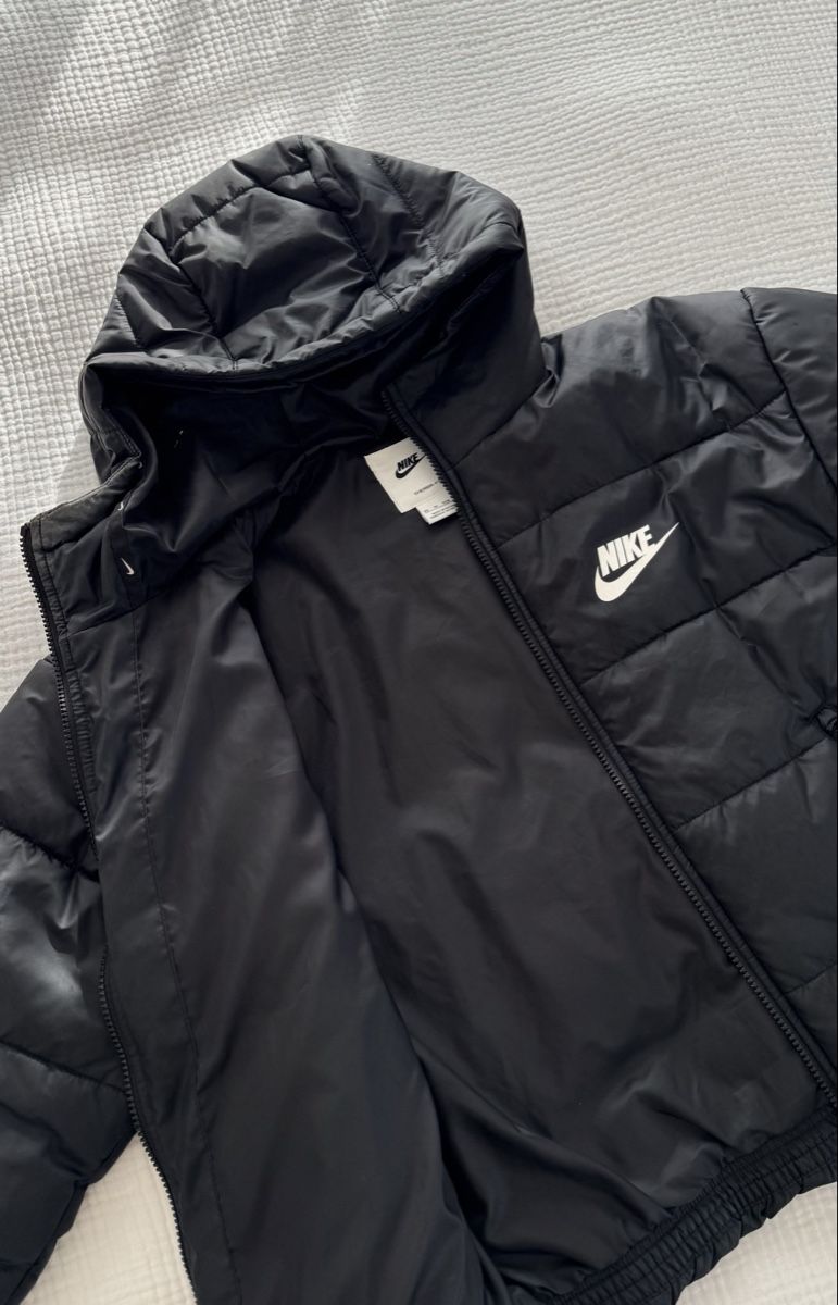 Nike Jacken: Nike ThermaFit Jacke – Gebraucht aus St. Antoni von giuliajna