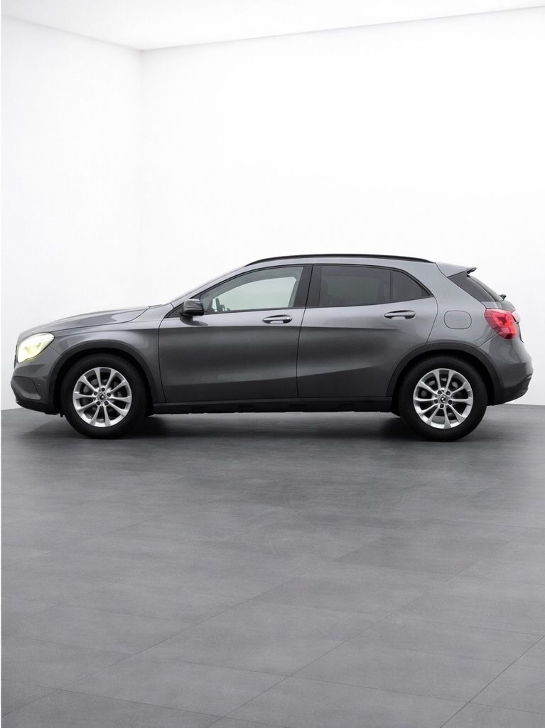 Mercedes-Benz Automobili: Mercedes-Benz GLA 200d 4Matic – Usato da Bern venduto da alessiotedesco1 3
