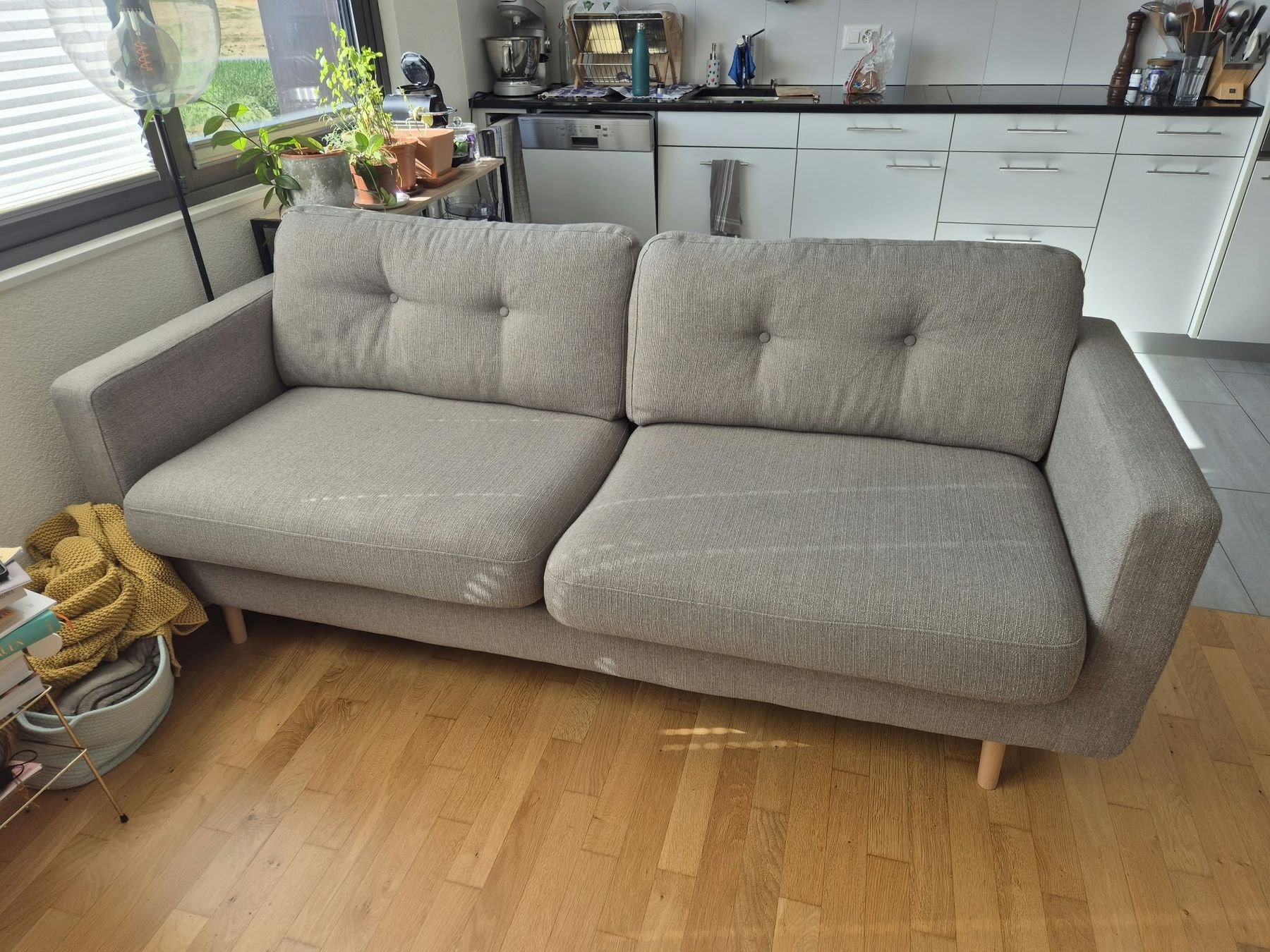 Conforama Divani: Bequemes Sofa in gutem Zustand – Usato da Grossaffoltern venduto da mic_2c67