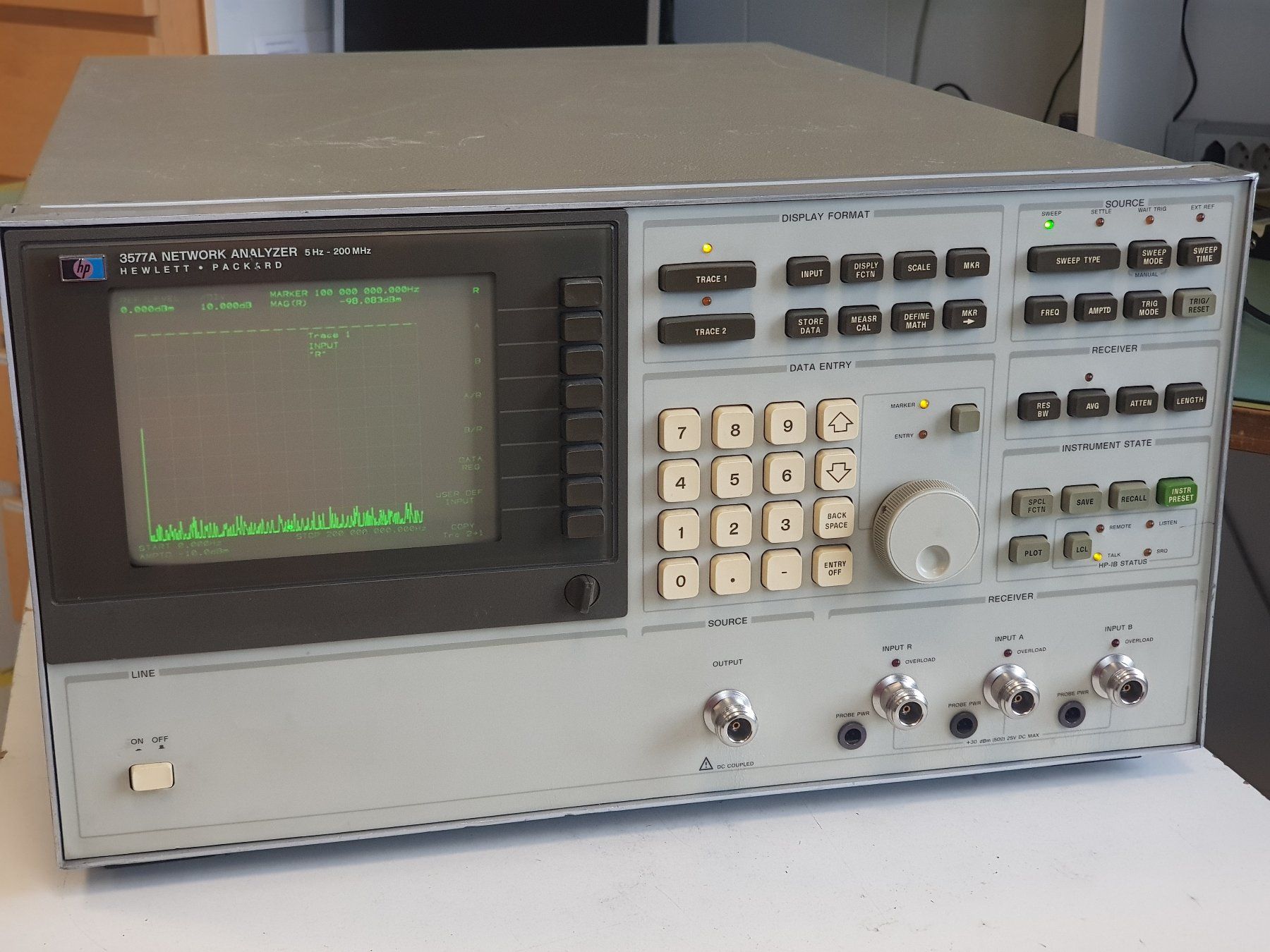 Hewlett Packard Misurare: HP Agilent 3577A 5Hz - 200MHz Network Analyzer – Usato da Baden venduto da Tebo