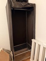 Praktischer Stoffkleiderschrank / Kellerschrank