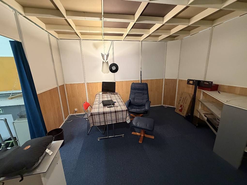 Sonstiges für Firmenanlässe & Parties: Messestand oder Büro – Gebraucht aus Zofingen von buddy55 1