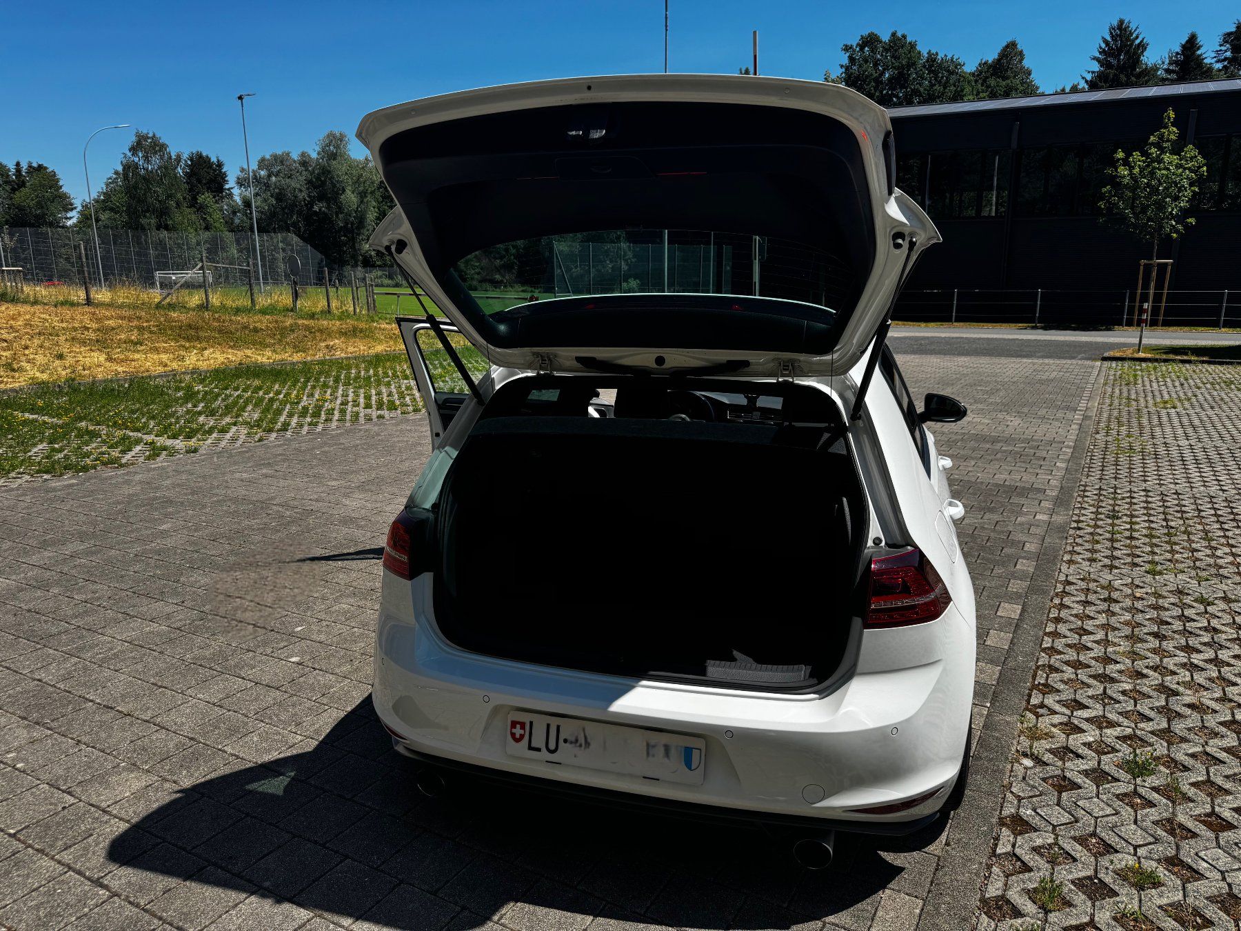 VW Automobili: VW Golf 7 - 2.0 TSI GTI Performance DSG – Usato da Emmen venduto da itsrian 2