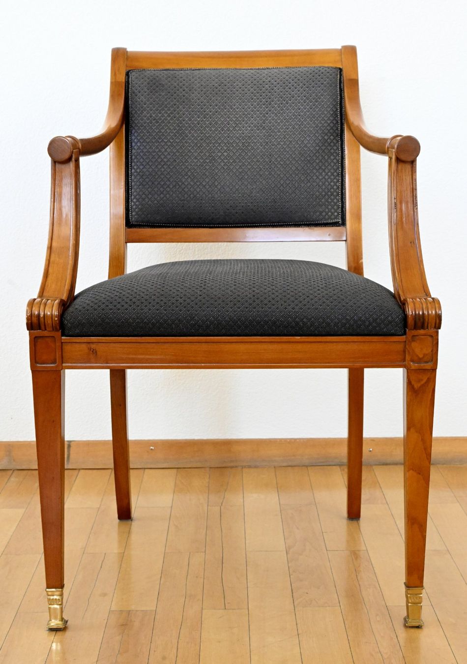 Chaises: Zwei antike Stühle – D'occasion à Cham par Pekelo