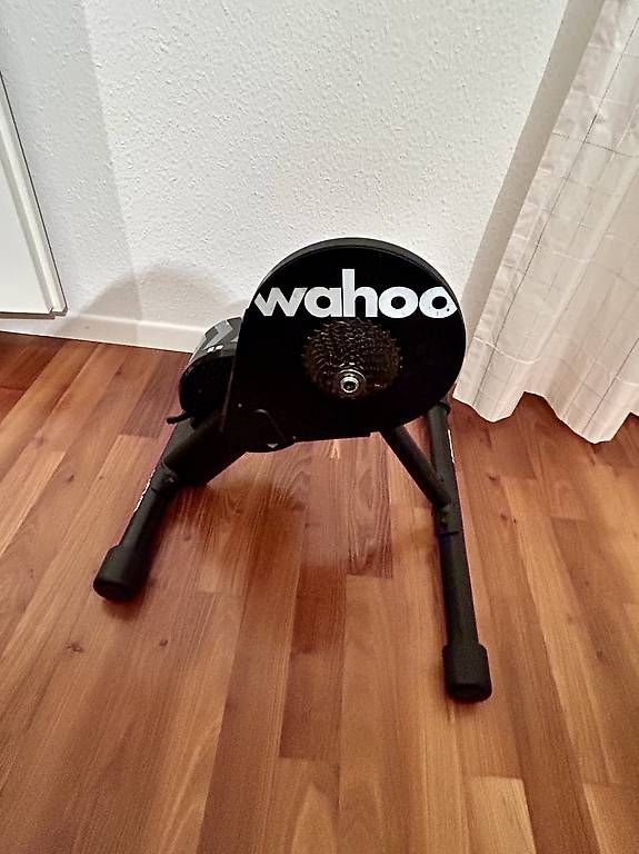 Hometrainer: Wahoo Kickt Core Rollentrainer – Usato da Unterägeri venduto da stooony
