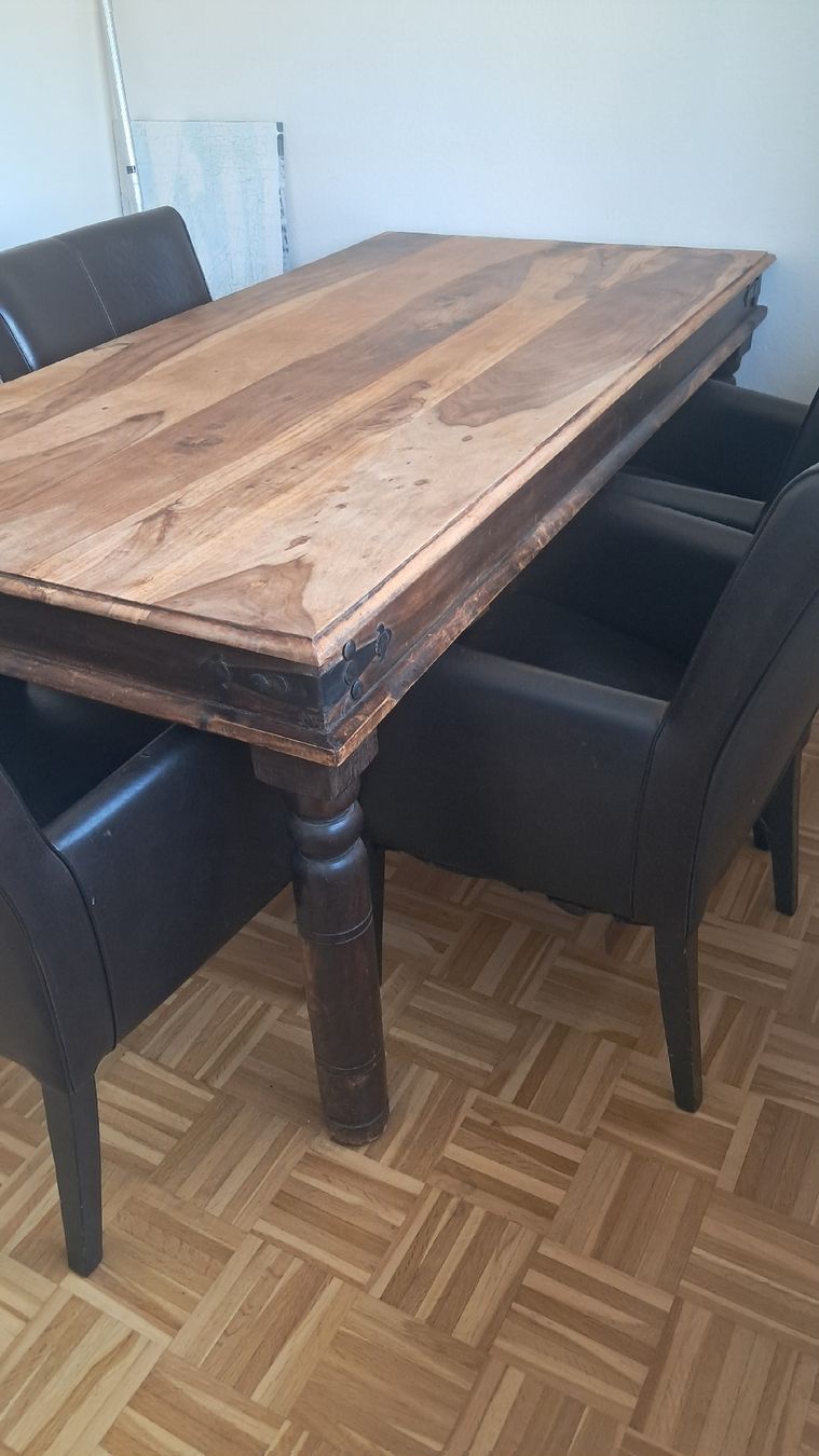 Set de table et chaises: Holztisch mit Lederstühlen – D'occasion à Ebikon par dar_fd2m 3