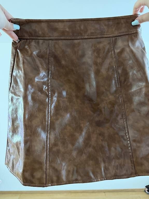 Gonne: BRAUNER KUNSTLEDERROCK H&M – Usato da Niederhasli venduto da agn_28zq 1