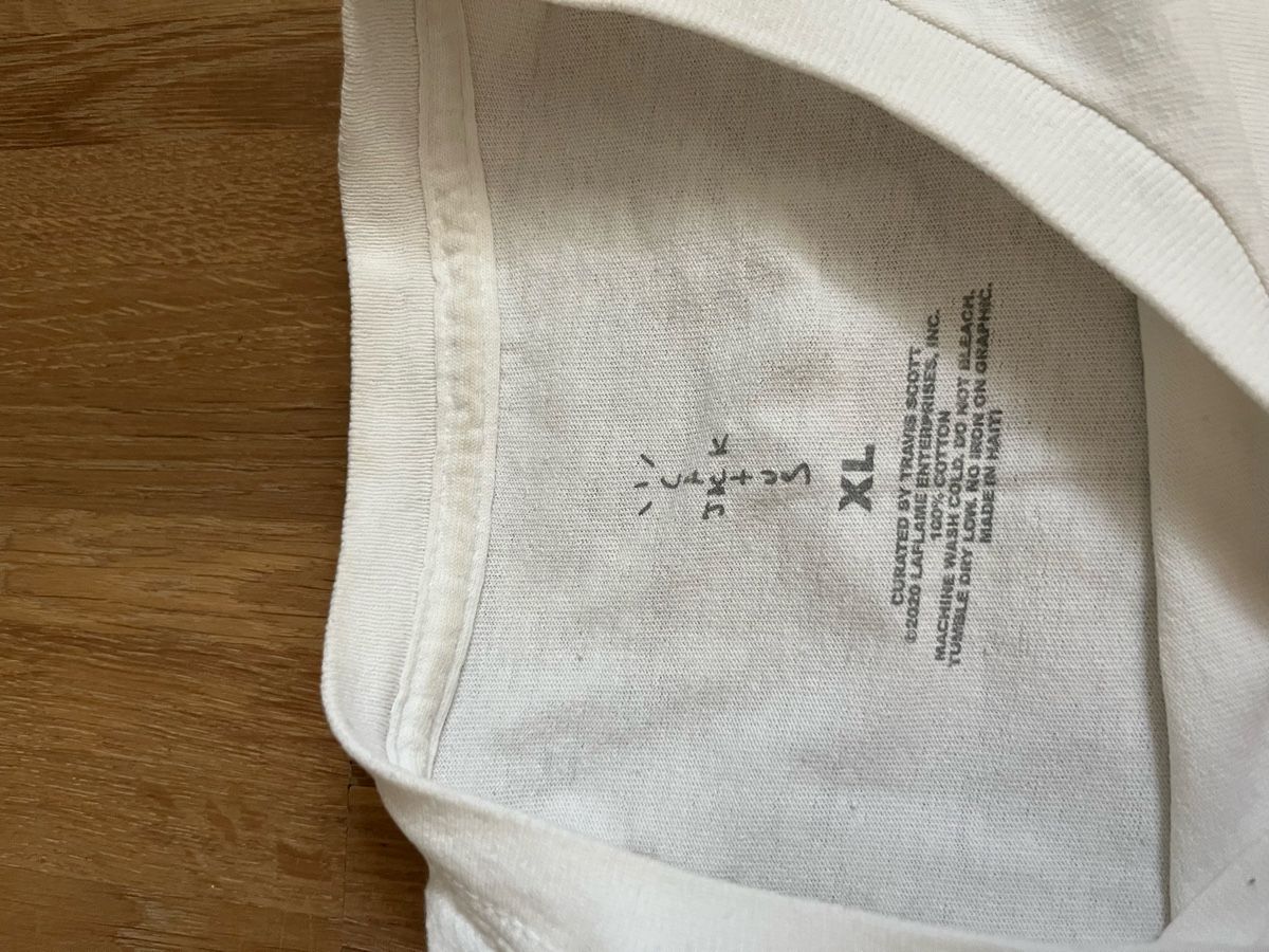 T-shirt: Travis Scott Cactus Jack T Shirt – Usato da Zuerich venduto da ale_qxr2 1
