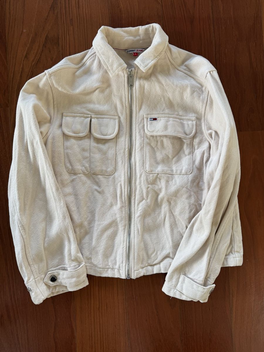 Tommy Hilfiger Jacken: Tommy Jeans Jacke Beige, Grösse S – Gebraucht aus Luzern von hollandjs