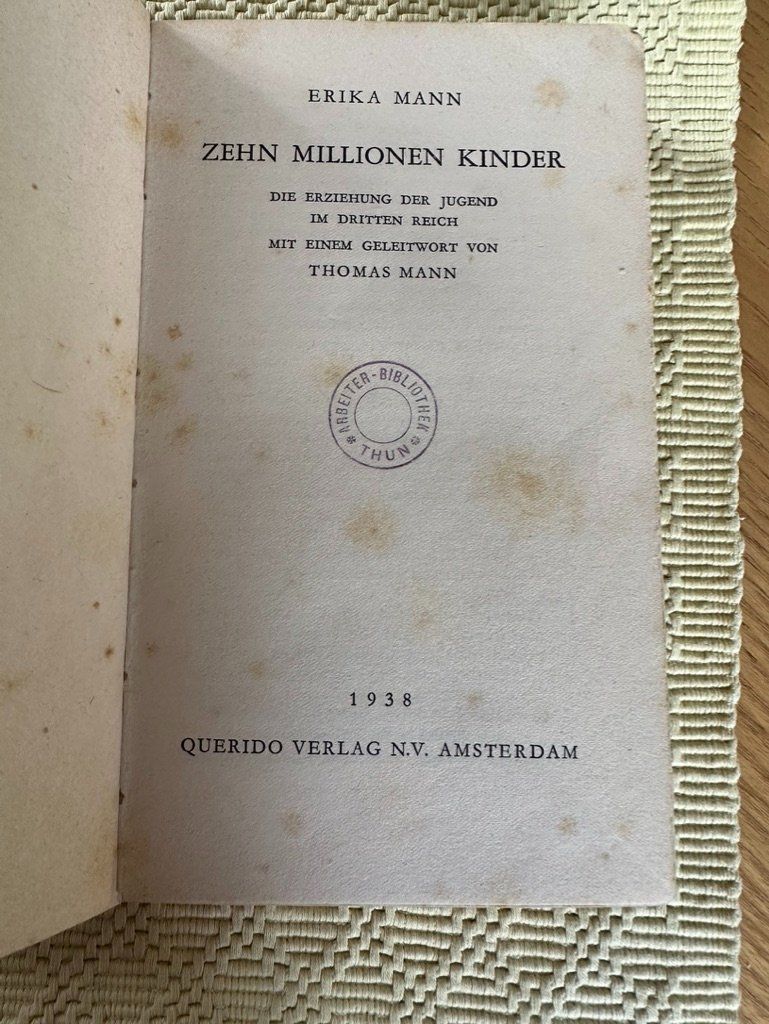 Livres: Erika Mann - Zehn Millionen Kinder – D'occasion à Brügg BE par crocodile63 2