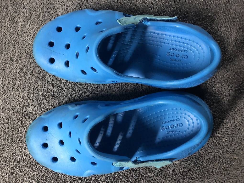 Crocs Scarpe da uomo: Crocs Sandalen blau 13 Gr. 30-31 – Usato da Regensdorf venduto da Piritatti 3