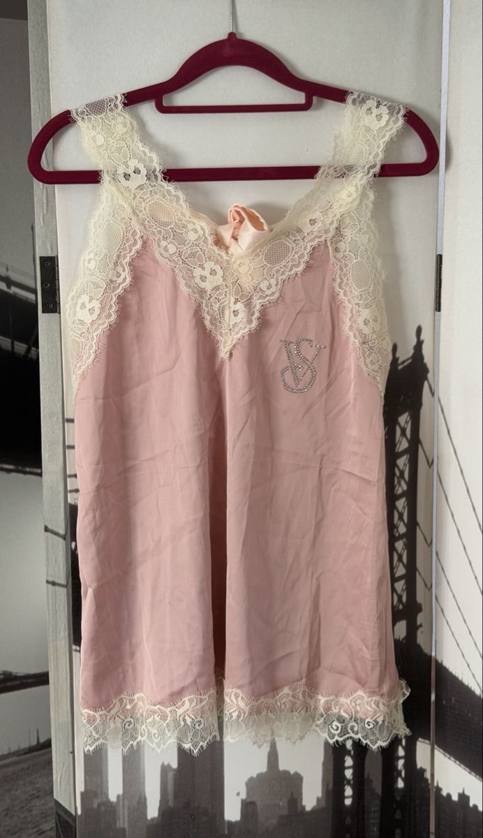 Negligees & Pigiami: Completo intimo rosa e pizzo – Usato da S. Pietro venduto da nap_9xjt 1