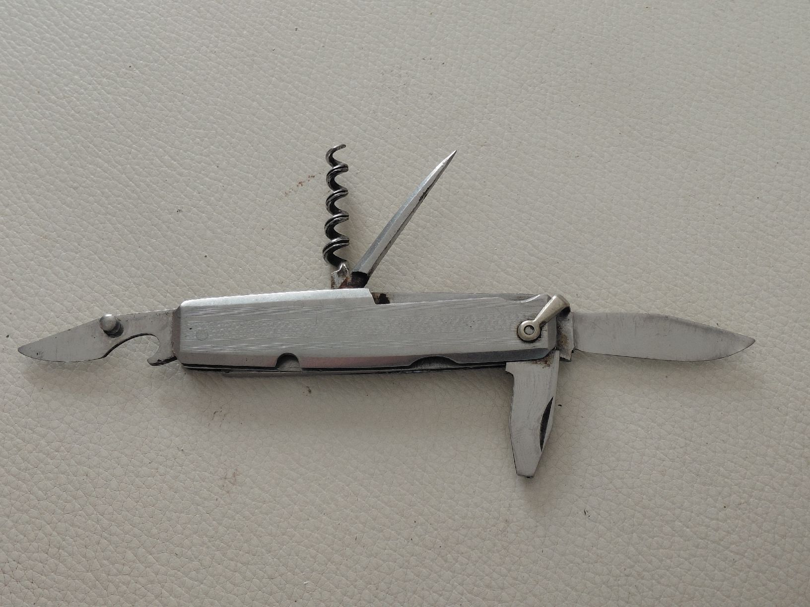 Taschenmesser: Multifunktionsmesser Metall mit Korkenzieher gebraucht – Defekt aus Belp von mar_76s8 1