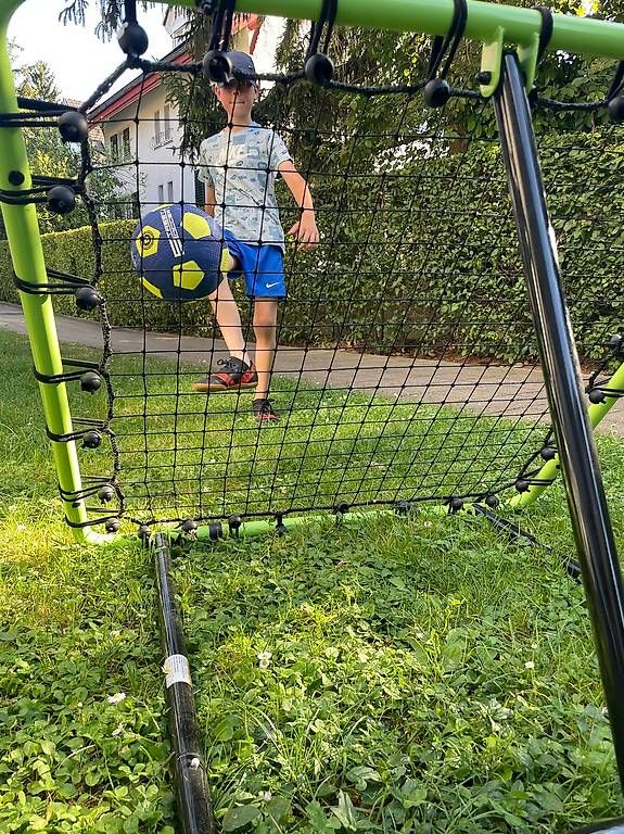 Hometrainer: Kinderfussball/Multisport Rebounder: Kickback Training @ZH11 – Gebraucht aus Zürich von Chratzomat 3