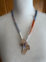 Hermes Anhänger aus Leder in Form von einem Pilz beige