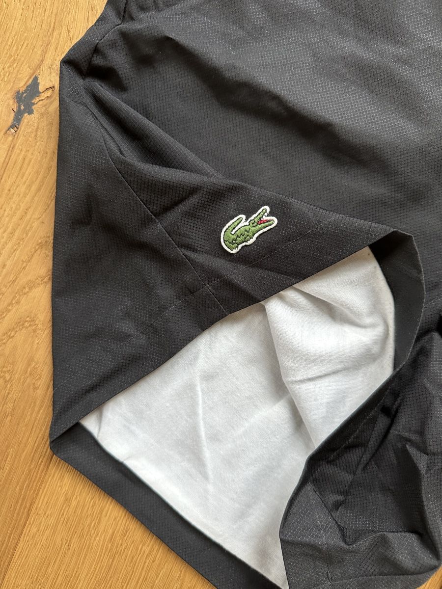 Lacoste Pantaloni: Lacoste Sport Shorts – Nuovo (secondo la descrizione) da Düdingen venduto da kleidungsmarktplatz 1