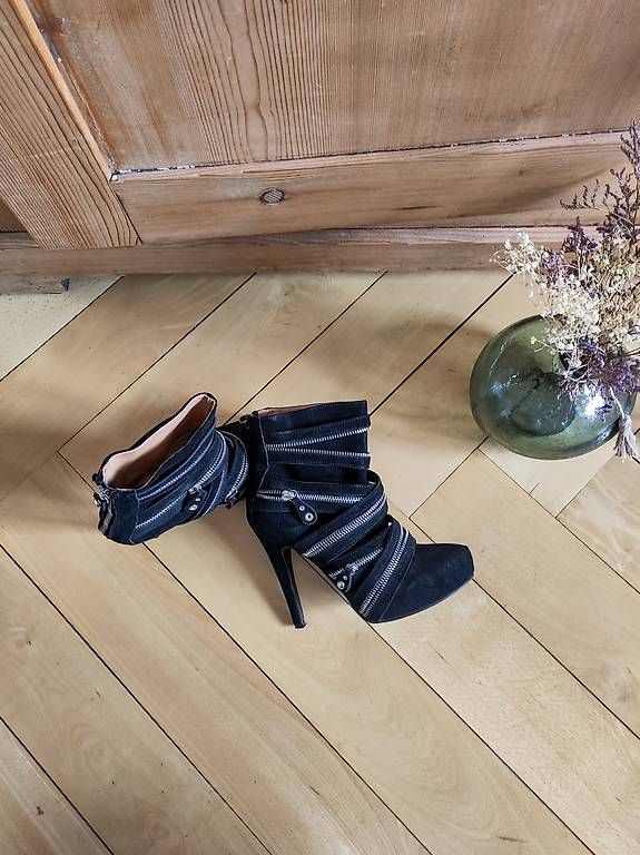 Scarpe da donna: High Heels schwarz mit Reissverschluss Gr. 38 – Usato da Luzern venduto da birnli 3