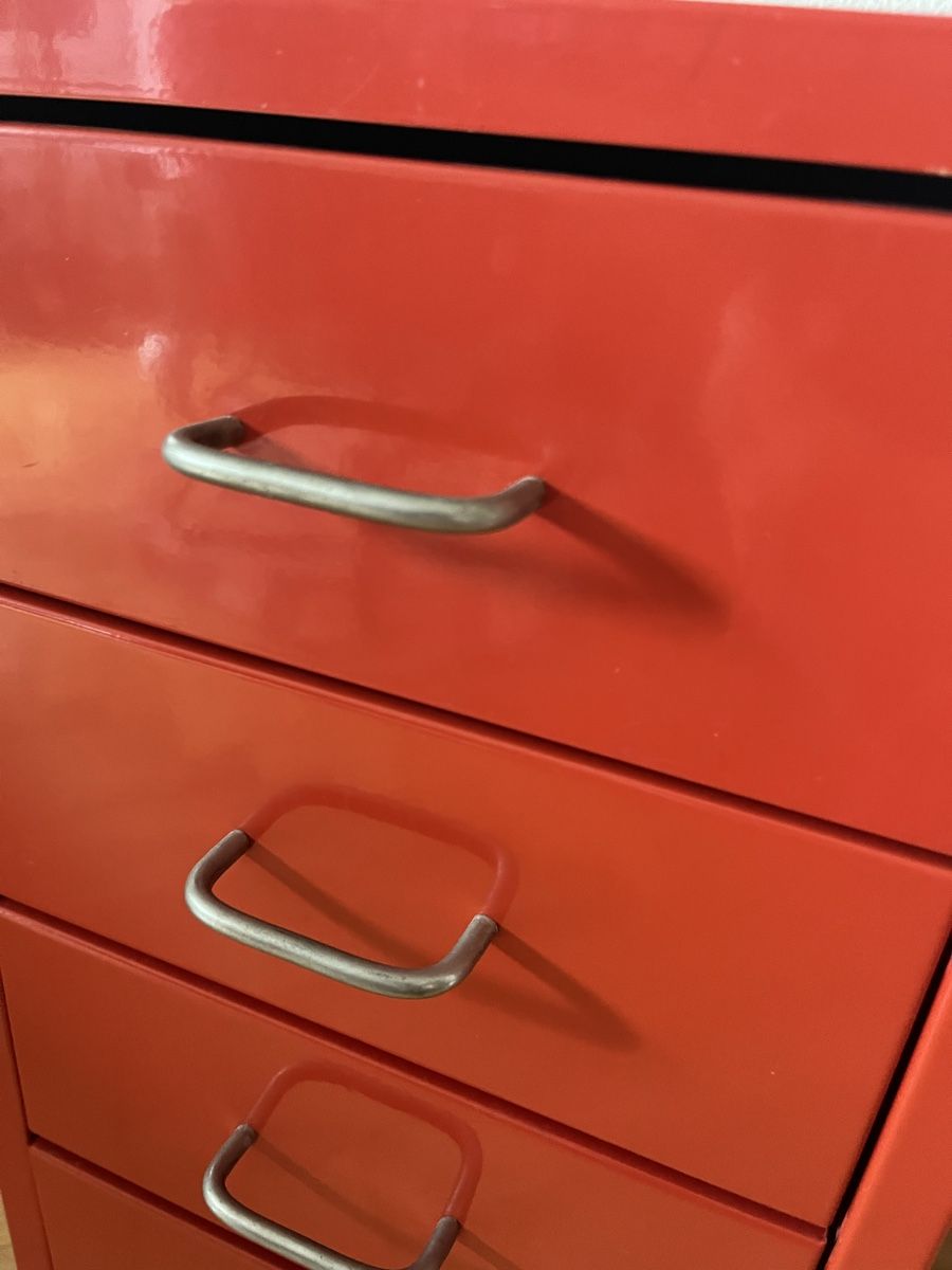 Cassettiere: Büromöbel Kommode Schubladen Metall rot – Usato da Olten venduto da lcs_2sdk 2