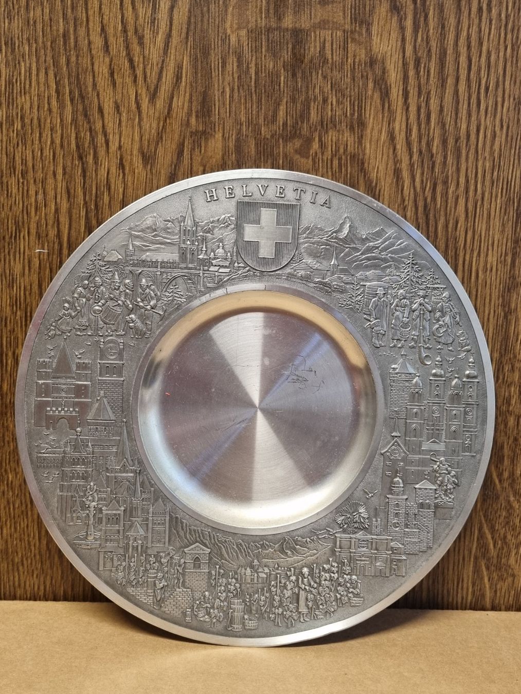 Teller: Helvetia Zinn Teller – Gebraucht aus Schaffhausen von Leveron13 1