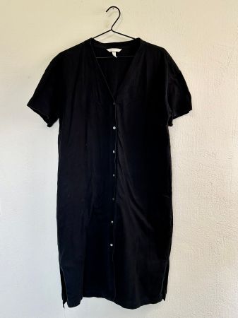 H&M / V-Neck-Kleid mit Knopfleiste (Gr. M)