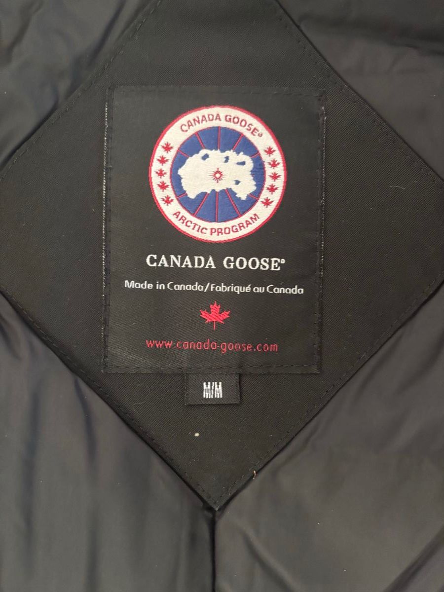 Canada Goose Cappotti: Canada goose Chateau noire M – Usato da Muri b. Bern venduto da Saldayann 2
