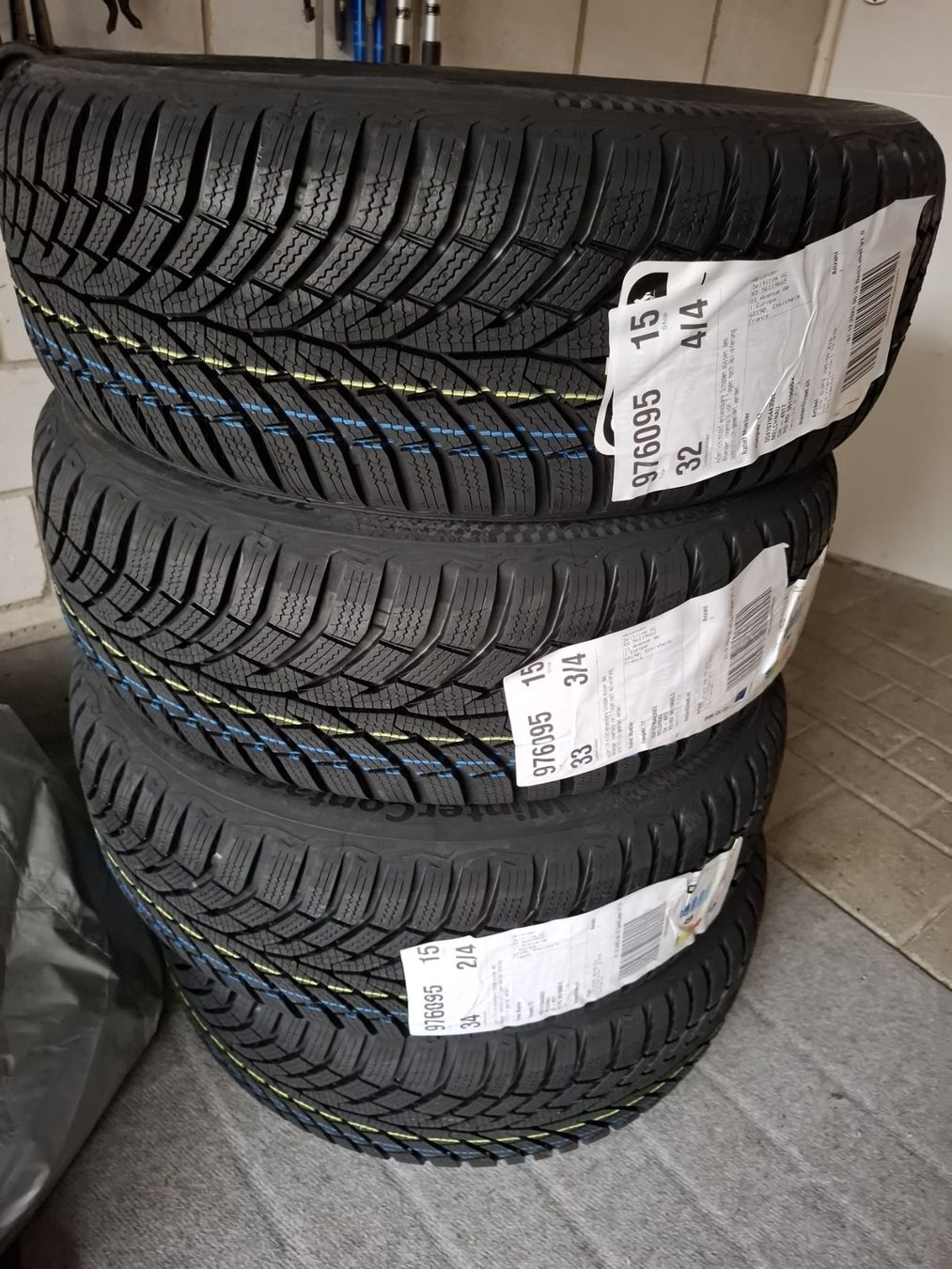 Continental Pneus & Kompletträder: Continental 205/55 R16 DOT 4125 – Gebraucht aus Lotzwil von YaMey35