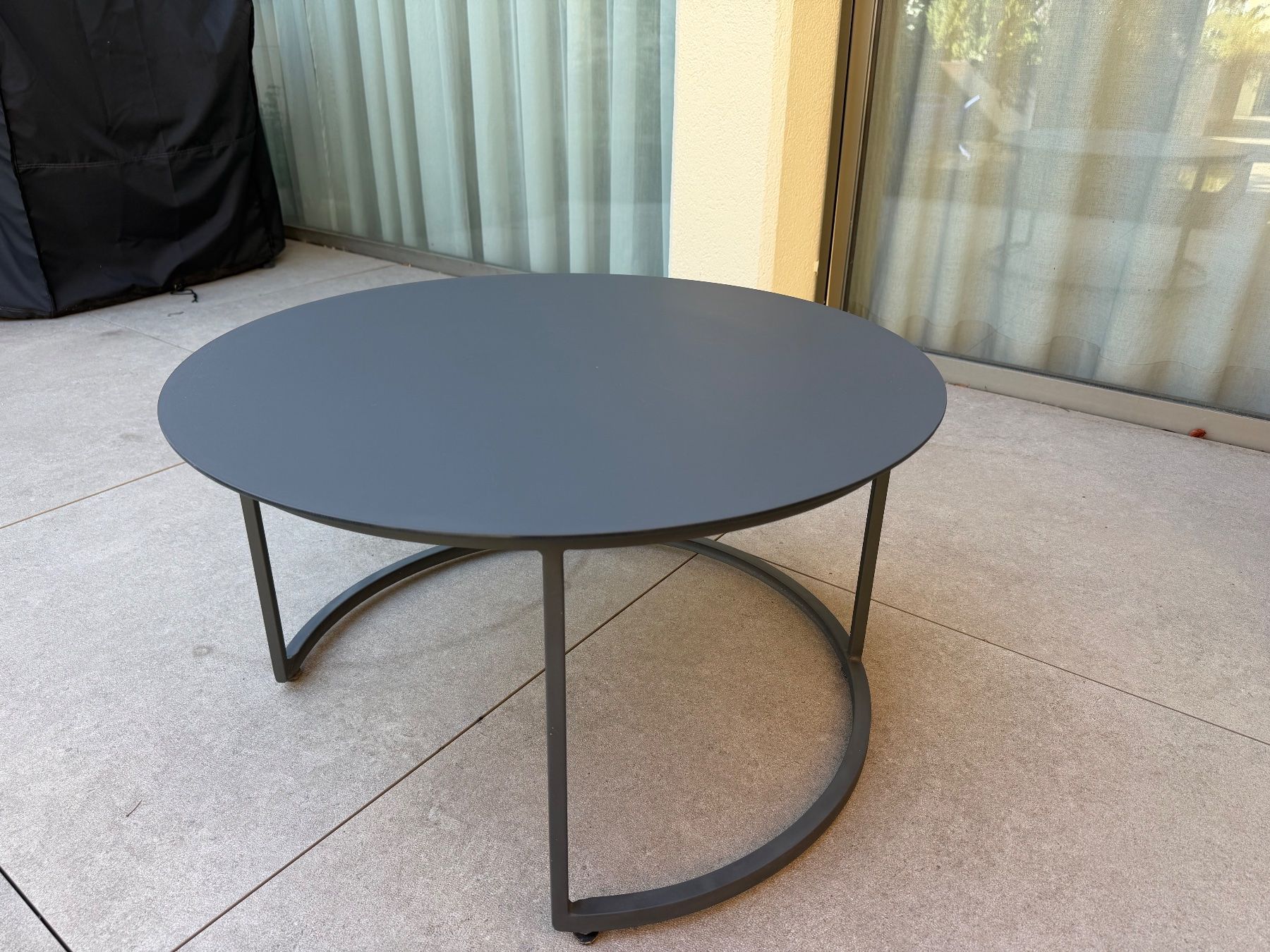 Livique Tavoli: Runder Loungetisch,  anthrazit – Usato da Chur venduto da Avero