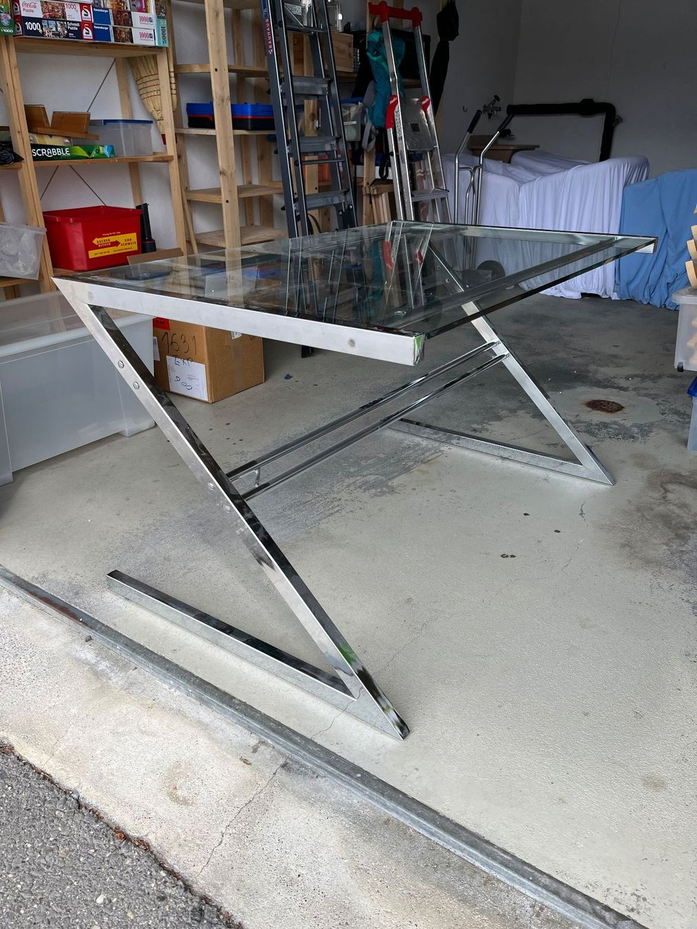 Schreibtische: Glas/Chromstahl - Schreibtisch – Gebraucht aus fanas von inquaderis