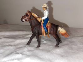 Schleich Westernreiter mit Pferd, Sattel und Zaumzeug