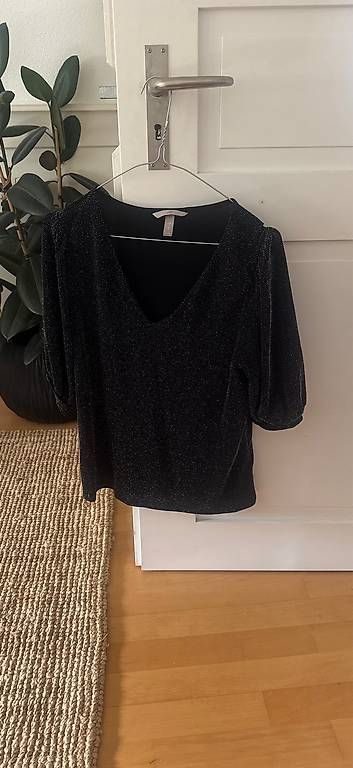 Tops: Glittershirt Grösse S - h&m – Gebraucht aus Adliswil von valeria_e