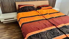 Hochwertiges Doppelbett, inkl. Matratze, Lattenroste