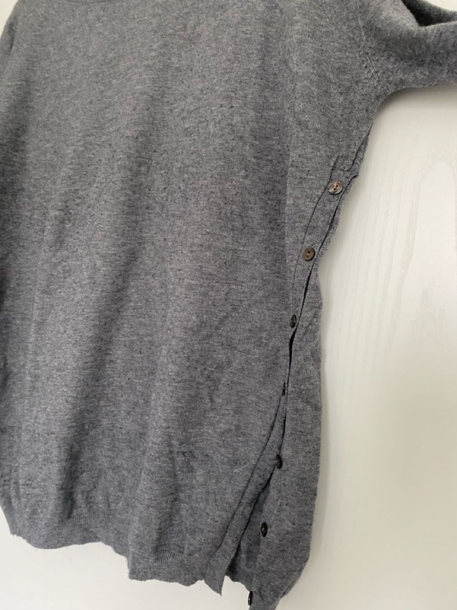 Pullover & Sweatshirts: Grauer Pulli mit seitlichen Knöpfen Gr. M/L – Gebraucht aus Dübendorf von chlinibetris 1