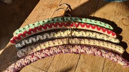 Kleiderbügel Häkeln Set 5 Stck Handarbeit Vintage neuwertig