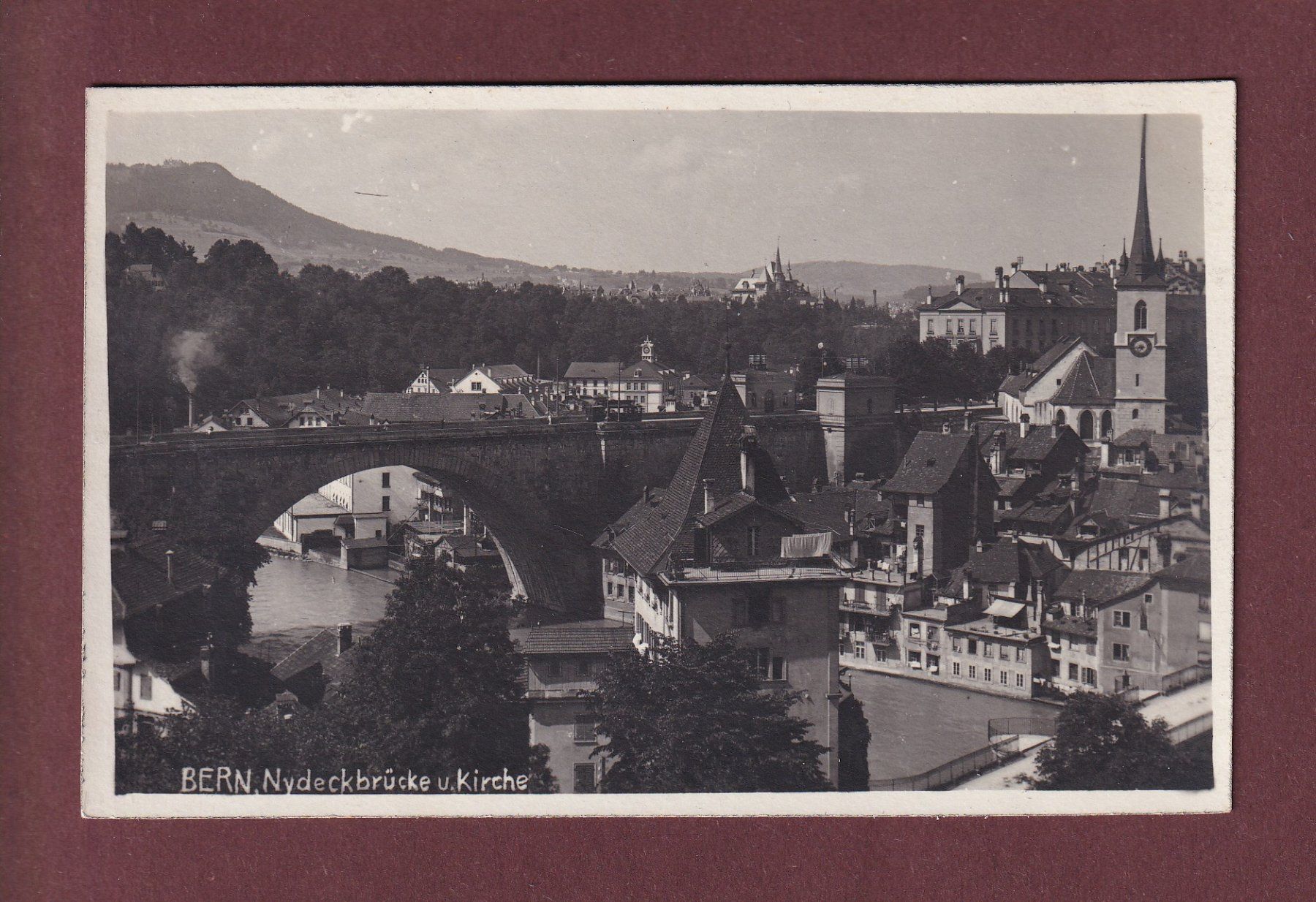 Cartoline postali: BERN - Nydeckbrücke - Kirche – Usato da Pully venduto da nicecards