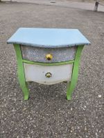 Einzigartiger, grüner Nachttisch mit Schubladen, Shabby Chic