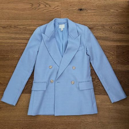 Hellblauer Blazer / Kurzblazer